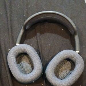 Apple Airpods Max Headphones with Cushioned Fabric Ear Pads